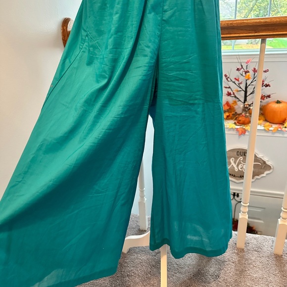 Gabrielle Union jumpsuit wore 1 time like new, pretty aqua color. No stretch - Picture 3 of 4